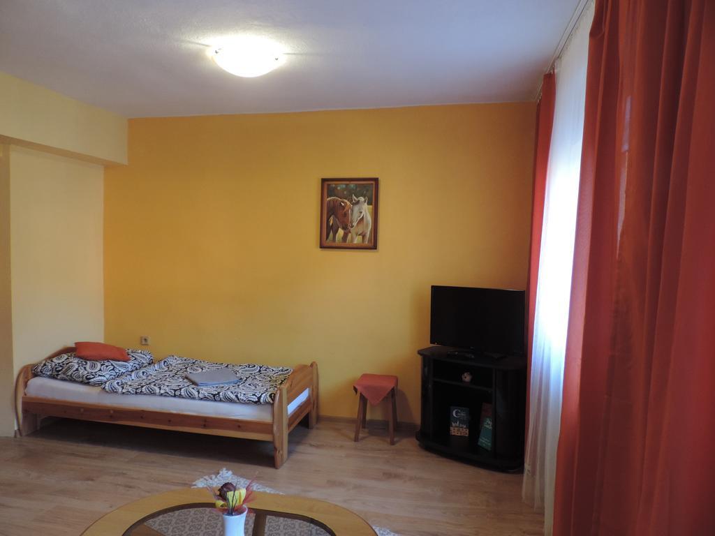 Western Penzion Ruzomberok Dış mekan fotoğraf